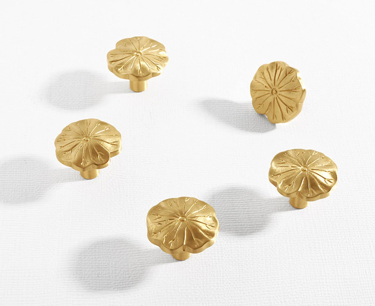 Flower Brass Drawer Knob Pulls Door Handles Cupboard Cabinet Wardrobe Door Dresser Knob Gold Home Decor